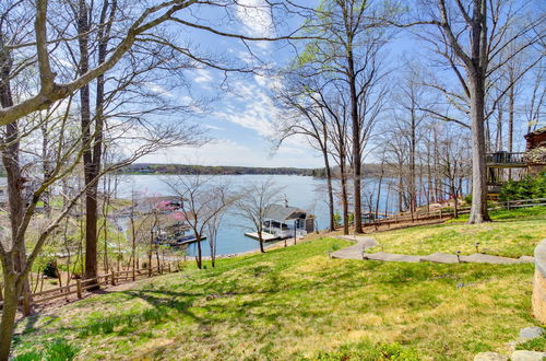 Foto 6 - Smith Mountain Lake Getaway w/ Private Dock