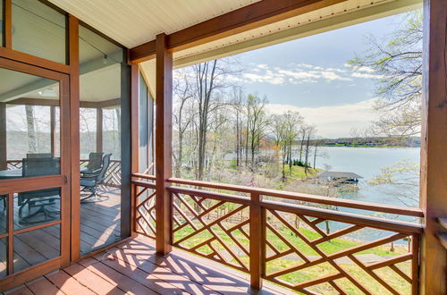 Foto 5 - Smith Mountain Lake Getaway w/ Private Dock