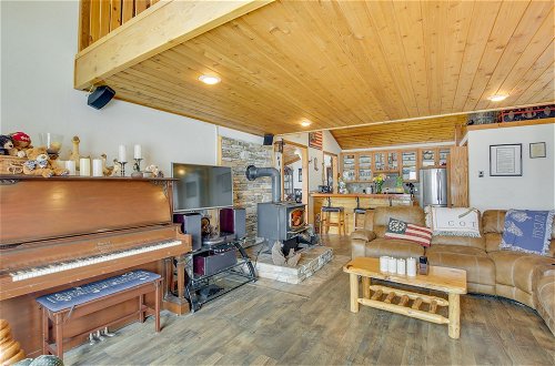Foto 37 - Cozy Mountain Home on 10 Acres w/ Fire Pit + Games