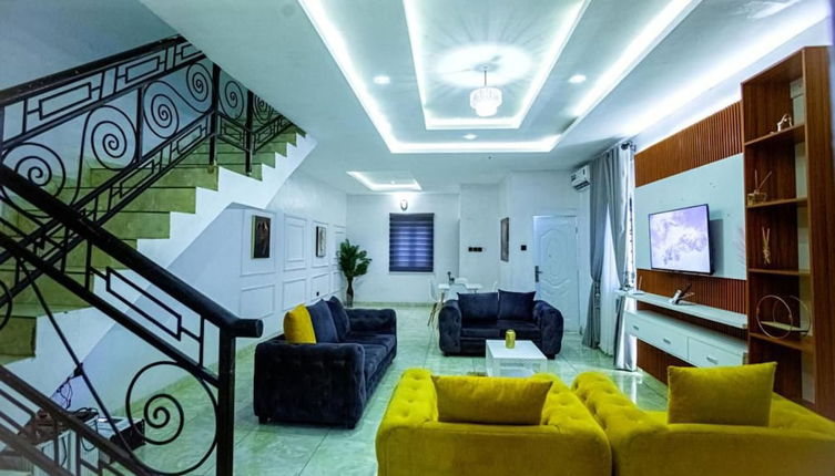 Photo 1 - Immaculate 3-bed Duplex Apartment in Lagos