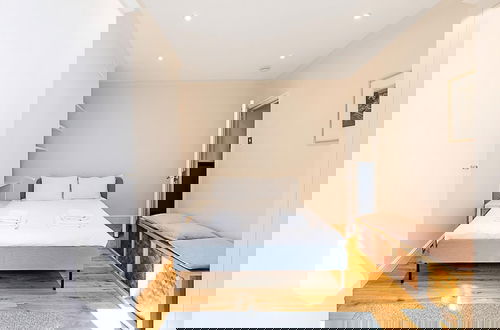 Photo 34 - NSP - Stylish Kings Cross Apartment With Garden Re