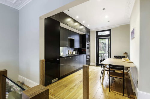 Photo 11 - Beautiful Two-bed Abode Near King Cross