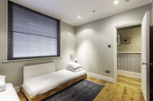 Photo 2 - Beautiful Two-bed Abode Near King Cross