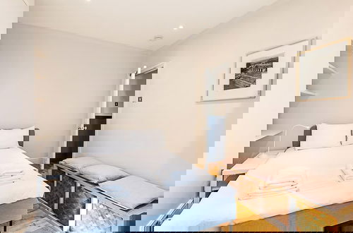 Photo 35 - NSP - Stylish Kings Cross Apartment With Garden Re