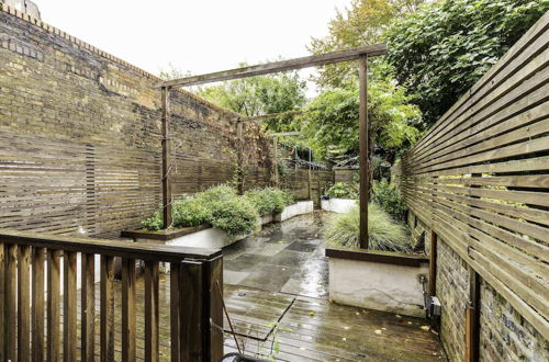 Photo 20 - Beautiful Two-bed Abode Near King Cross