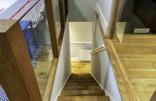 Stylish Kings Cross Apartment With Garden Retreat - Photo 18