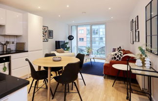 Photo 2 - The Limehouse Cut Place - Spacious 2bdr Flat With Balcony