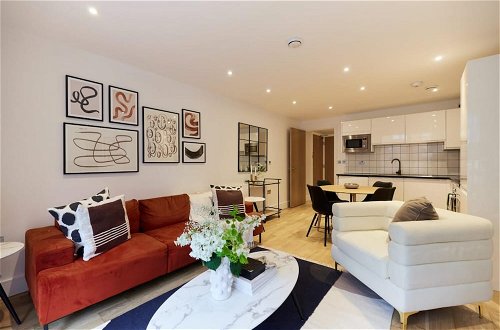 Photo 9 - The Limehouse Cut Place - Spacious 2bdr Flat With Balcony