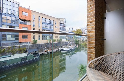 Photo 26 - The Limehouse Cut Place - Spacious 2bdr Flat With Balcony