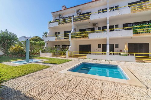 Photo 20 - Vilamoura Golf Apartment With Pool by Homing