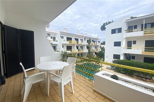 Photo 15 - Vilamoura Golf Apartment With Pool by Homing