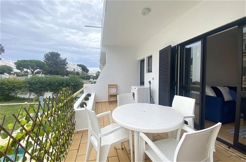 Photo 14 - Vilamoura Golf Apartment With Pool by Homing