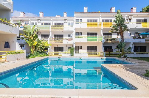 Photo 17 - Vilamoura Golf Apartment With Pool by Homing