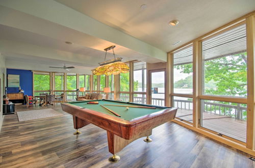 Foto 10 - House on Lake of the Ozarks w/ Dock & Pool Table