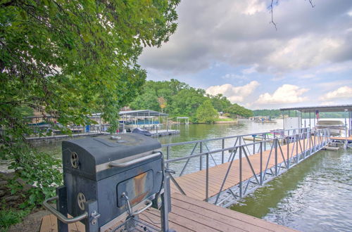 Foto 4 - House on Lake of the Ozarks w/ Dock & Pool Table