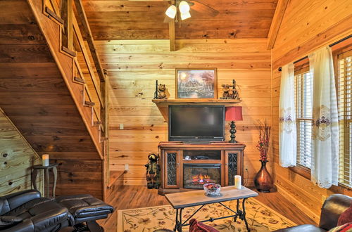 Photo 25 - Hot Springs Cabin Rental: 2 Mi to Lake Hamilton