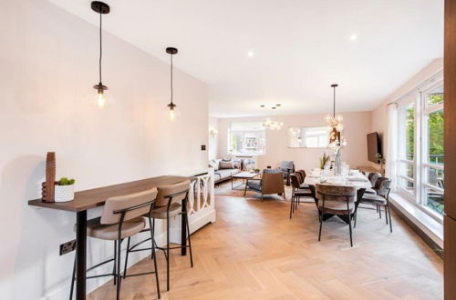 Photo 14 - Ultra Luxury Central London 3bed Apartment