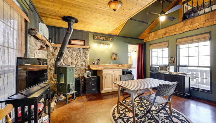 Photo 1 - Cute Eureka Springs Vacation Rental With Fire Pit