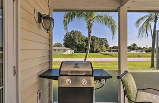 Photo 2 - Charming Port Charlotte Home w/ Lanai & Pool