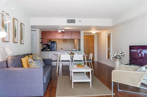 Photo 14 - Luxury 2BR Condo at 37th F in Brickell