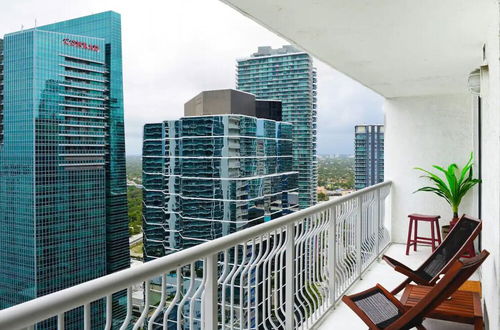 Photo 16 - Luxury 2BR Condo at 37th F in Brickell