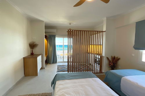 Foto 5 - Beachfront 2-bed Luxury Suite - Agios Gordios, Corfu, Greece