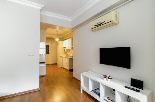 Photo 6 - Central and Fully Furnished Flat in Beyo lu