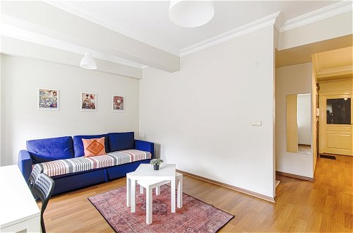 Photo 3 - Central and Fully Furnished Flat in Beyo lu