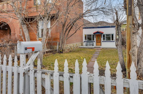 Foto 9 - Downtown Salida Cottage w/ Fireplace + Yard