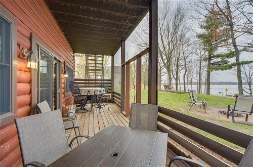 Foto 24 - Modern Log Cabin w/ Rec Room, Steps to Lake