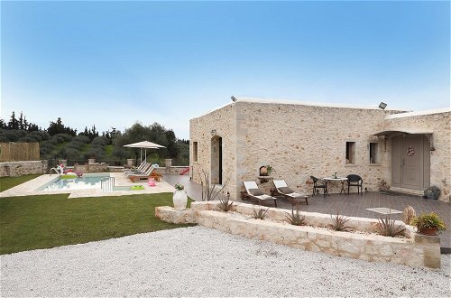 Foto 21 - Heliopetra Lux Villa with private Pool