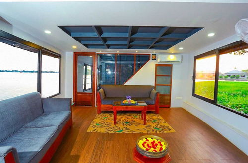 Photo 30 - Premium Houseboat