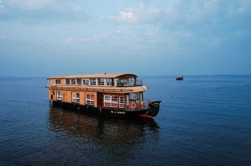 Photo 24 - Double Decker Houseboat