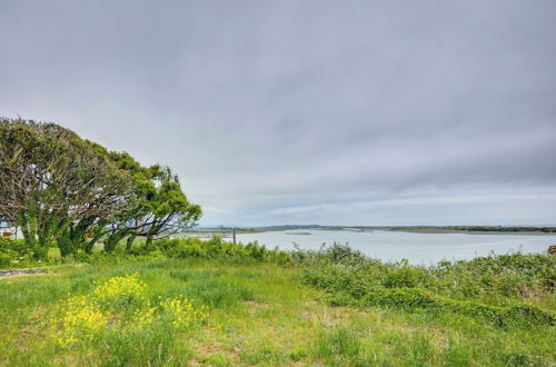 Foto 13 - Smith River Vintage Cabin W/oceanfront Deck+views