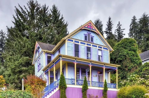 Photo 1 - 'astoria Painted Lady' Historic Apt w/ River View