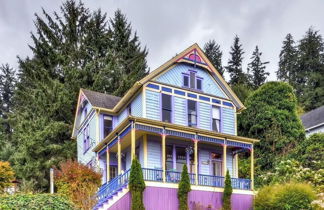 Foto 1 - 'astoria Painted Lady' Historic Apt w/ River View