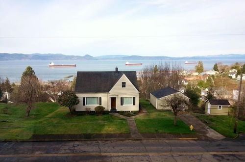 Photo 27 - 'astoria Painted Lady' Historic Apt w/ River View