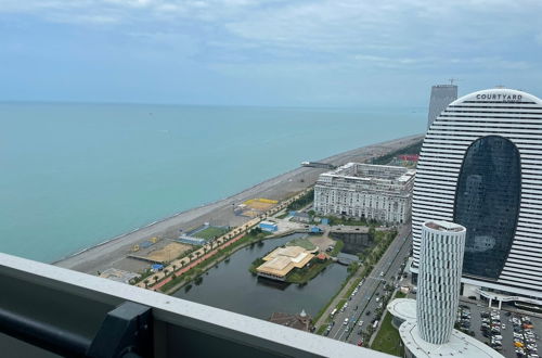 Photo 2 - Apartment with view of the sea and city