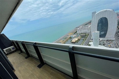 Foto 6 - Apartment with view of the sea and city