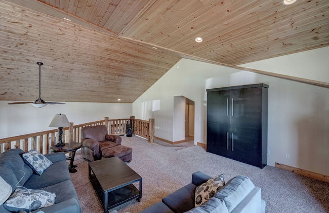 Avalanche Chalet at Terry Peak - Photo 16