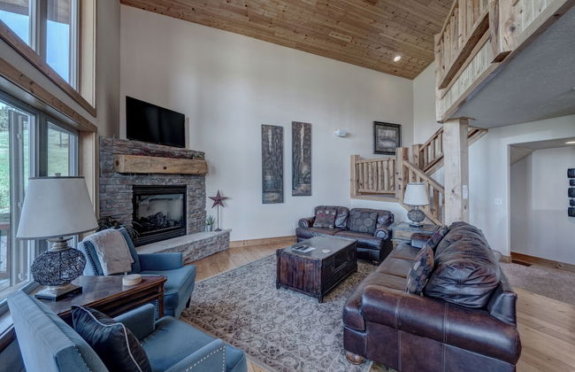 Avalanche Chalet at Terry Peak - Photo 20