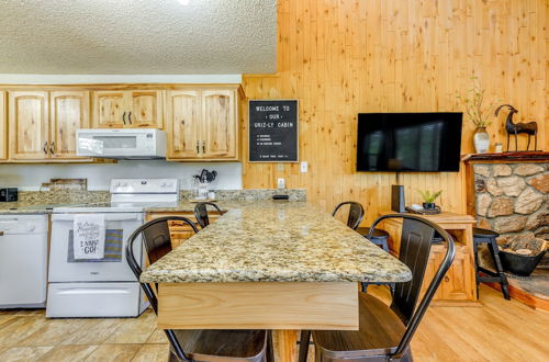 Photo 18 - Cozy Ruidoso Condo ~ 15 Mi to Ski Apache