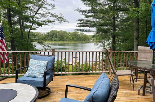 Foto 5 - Cozy Lakeside Cottage: Pontoon, Kayaks, Grill