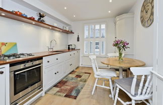 Photo 2 - Fantastic 2bed Flat With Private Roof Terrace