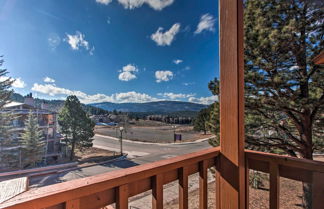 Photo 2 - Modern Mountain Retreat: Ski, Golf, Hike, Mtn Bike