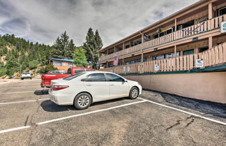 Photo 2 - Main St Red River Ski Condo w/ Mountain View