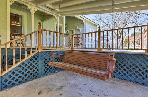 Foto 7 - Pet-friendly Vacation Rental w/ Deck & Yard