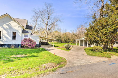 Photo 19 - Pet-friendly Vacation Rental w/ Deck & Yard