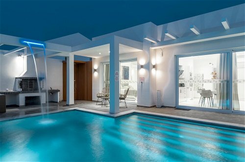 Photo 7 - Cavo Mare Mirazur Luxury Retreat With Private Pool