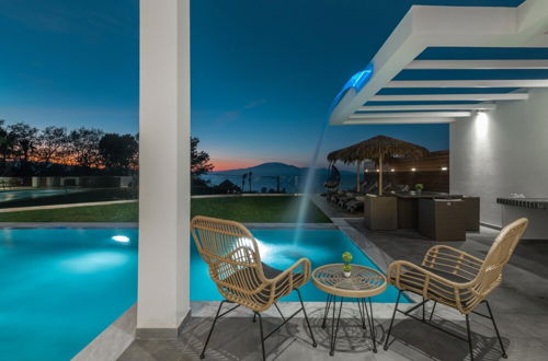 Foto 12 - Cavo Mare Mirazur Luxury Retreat With Private Pool